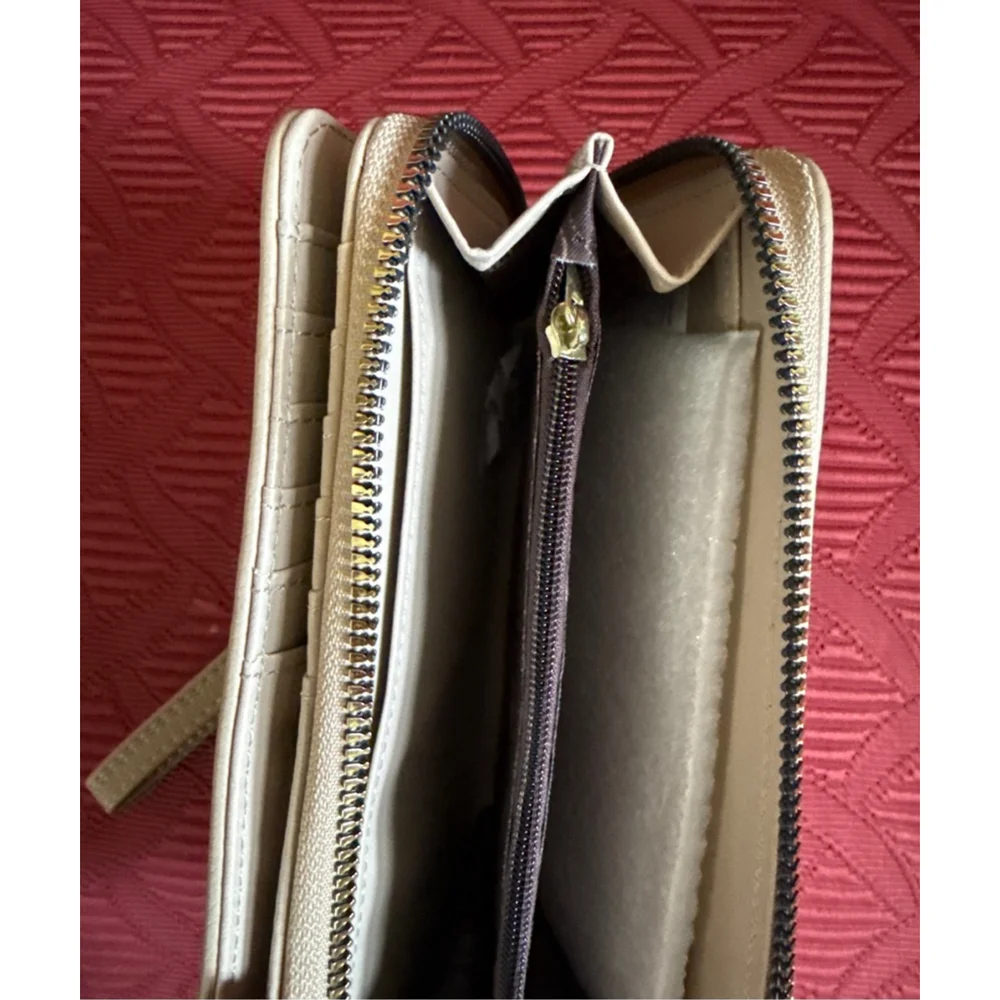 London Fog Latte Bradford Single Zip Wristlet Wallet